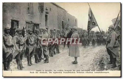 Ansichtskarte AK Medaille Apres la bataille Militaria