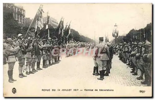 Cartes postales Medaille Revue du 14 juillet 1917 Remise de decorations