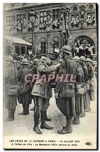 Cartes postales Medaille Fetes de la Victoire a Paris 13 juille t1919 A l&#39hotel de ville Paris Le marechal Fo