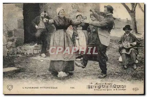 Cartes postales Folklore Auvergne La bourree