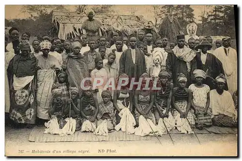 Cartes postales Negre Homme noir Habitants d&#39un vilage negre