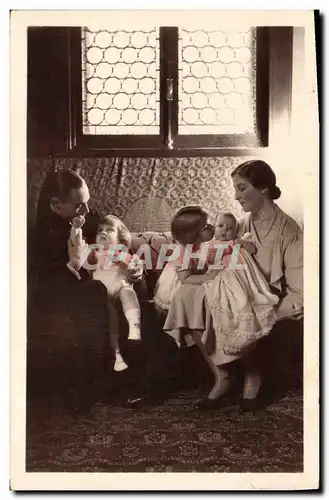 Cartes postales LL AA RR le Comte et la Comtesse de Paris et leurs enfants