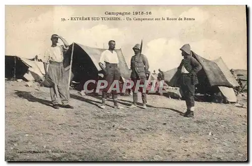 Ansichtskarte AK Militaria Extreme Sud Tunisien Tunisie Un campement sur la route de Remta