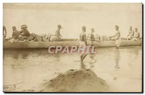 CARTE PHOTO Homme Noir negre en barque