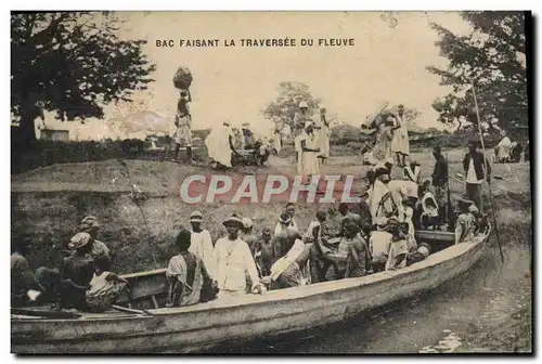 Cartes postales Homme Noir negre Bac faisant la traversee du fleuve