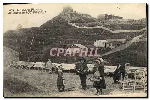 Cartes postales Folklore Auvergne Au sommet du Puy de Dome