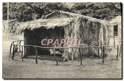 Ansichtskarte AK Negre Homme Noir Village Senegalais Le coordonnier