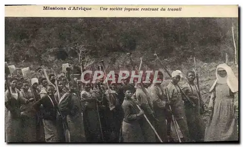Ansichtskarte AK Negre Homme Noir Missions d&#39Afrique Une societe joyeuse rentrant du travail