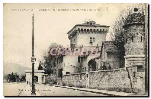 Ansichtskarte AK Colombe Colombophilie Grenoble La citadelle Le pigeonnier et la porte de l&#39Ile Verte