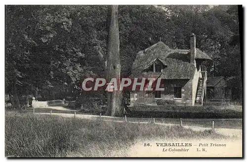 Ansichtskarte AK Colombe Colombophilie Versailles Petit Trianon Le colombier