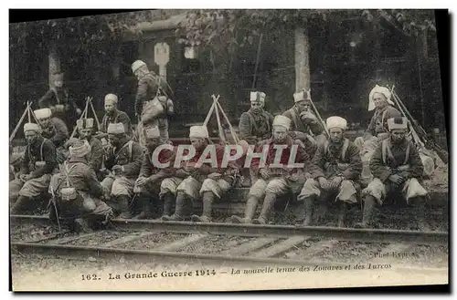 Cartes postales Militaria La nouvelle tenue des Zouaves et des Turcos