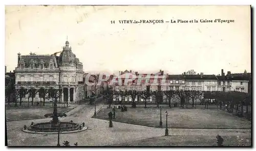 Cartes postales Banque Vitry le Francois La place et la Caisse d&#39Epargne