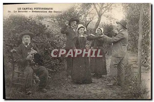 Ansichtskarte AK Folklore Auvergne La Bourree Presentation des dames Cantal