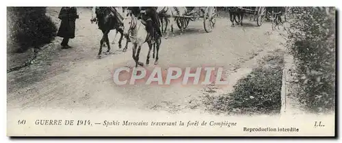 Cartes postales Militaria Spahis marocains traversant la foret de Compiegne