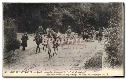 Ansichtskarte AK Militaria Spahis Marocains traversant la foret de Compiegne