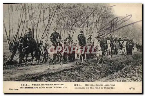 Ansichtskarte AK Militaria Spahis marocains escortant des prisonniers sur la route de Dixmude