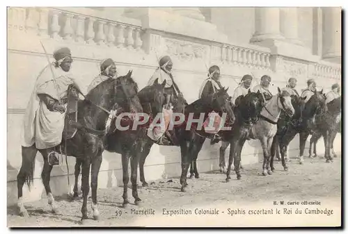 Cartes postales Militaria Marseille Exposition coloniale Spahis escortant le Roi du Cambodge