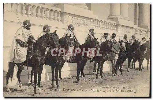 Ansichtskarte AK Militaria Marseille Exposition coloniale Spahis escortant le Roi du Cambodge