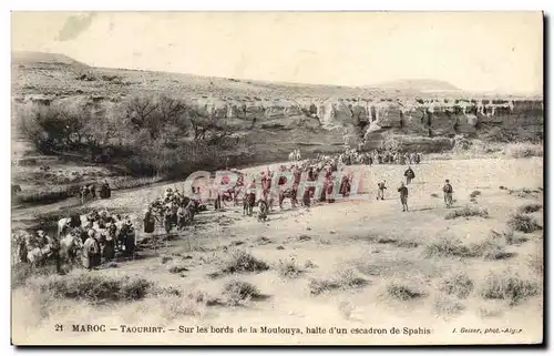 Ansichtskarte AK Militaria Maroc Taourirt Sur les bords de la Moulouya halte d&#39un escadron de Spahis