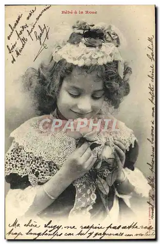 Cartes postales Fantaisie Enfant Bebe a la rose