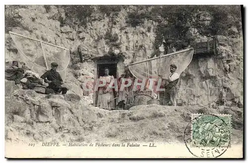 Ansichtskarte AK Peche Dieppe Habitation de pecheurs dans la Falaise