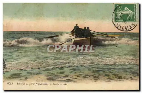 Cartes postales Peche Bateaux de peche franchissant la passe