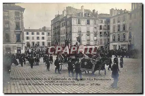 Cartes postales Funerailles des victimes de la catastrophe du dirigeable La Republique Arrivee des corbillards s