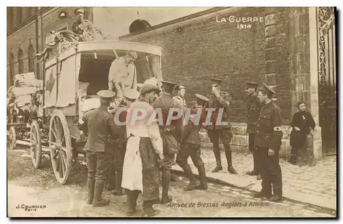 Ansichtskarte AK Militaria Arrivee de Blesses anglais a Amiens