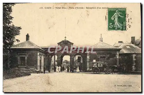 Cartes postales Caen Hotel Dieu Porte d&#39entree Reception d&#39un malade Croix rouge