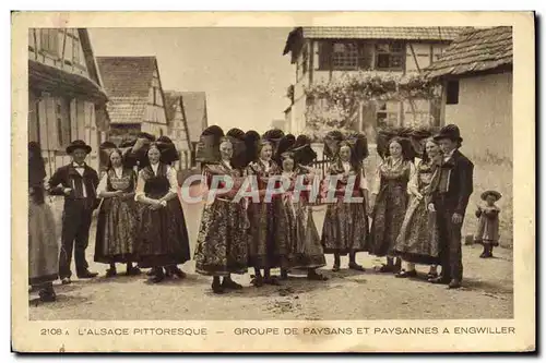 Cartes postales Folklore Alsace Groupe de paysans et paysannes a Engwiller