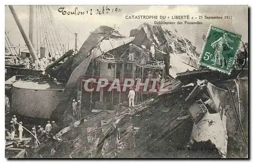Cartes postales Mort Toulon Catastrophe du Liberte Deblaiement des passerelles