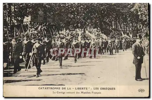Cartes postales Mort Catastrophe de la Liberte Les obseques le cortege entoure des matelots francais