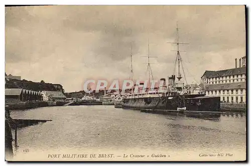 Cartes postales Bateau Port militaire de Brest le croiseur Guichen