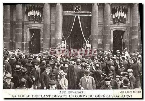 Ansichtskarte AK Paris Aux Invalides La foule defilant devant le corps du general Gallieni