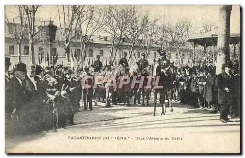 Cartes postales Catastrophe du Iena Dans l&#39attente du defile