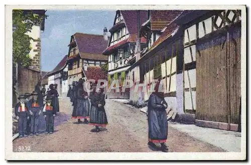 Cartes postales Folklore Alsace Kirchgang im Elsass