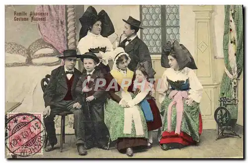 Cartes postales Folklore Alsace Famille Alsacienne Costume National