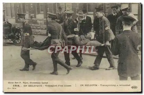 Ansichtskarte AK Sante Militaria En Belgique Trasnport d&#39un blesse Croix Rouge