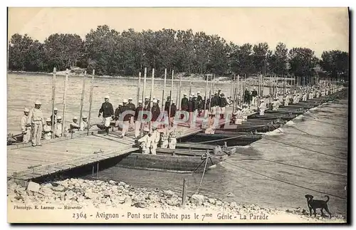 Cartes postales Militaria Avignon Pont sur le Rhone pas le 7eme Genie La parade