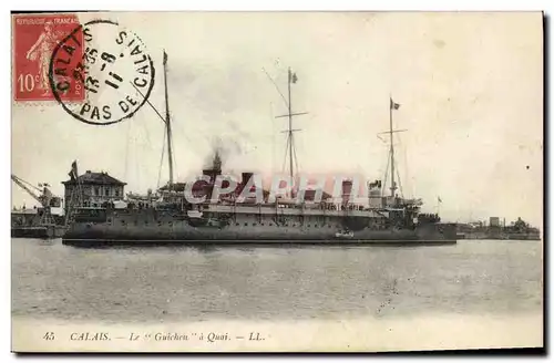 Cartes postales Bateau Calais Le Guichen a quai