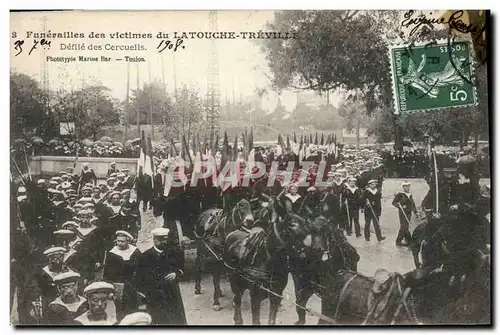 Ansichtskarte AK Mort Funerailles des victimes du Latouche Treville Defile des cercueils