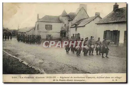 Cartes postales Alsace Militaria Regiment de territoriaux Francais defilant dans un village de la Haute Alsace r