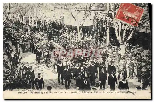 Ansichtskarte AK Toulon Funerailles des victimes de la Liberte Marins portant les couronnes