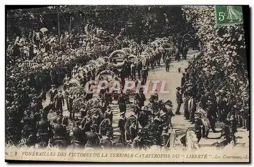 Ansichtskarte AK Funerailles des victimes de la catastrophe du Liberte Les couronnes