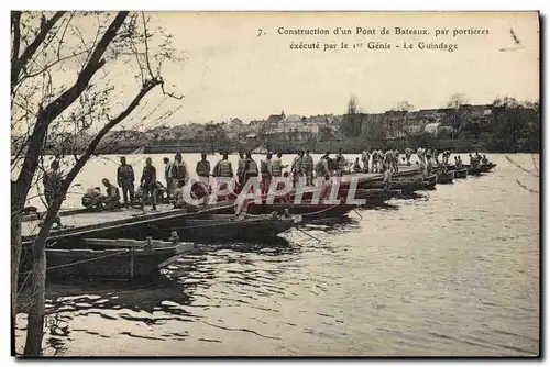 Ansichtskarte AK Militaria Construction d&#39un pont de bateaux par portieres execute par le 1er Genie Le guindag