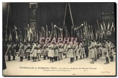 Cartes postales Funerailles du Marechal Foch Les glorieux drapeaux de l&#39armee francaise