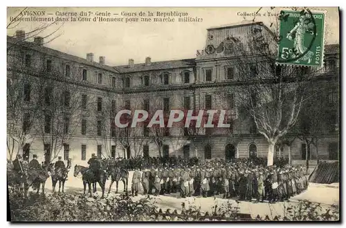 Ansichtskarte AK Militaria Avignon Caserne du 7eme Genie Cours de la Republique Rassemblement dans la cour d&#39h