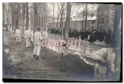 Cartes postales Militaria Paris La Grande Crue de la Seine Janvier 1910 Les sapeurs du genie etablissant les dig