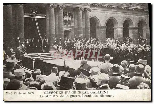 Cartes postales Obseques du General Gallieni le Ministre de la guerre lisant son discours