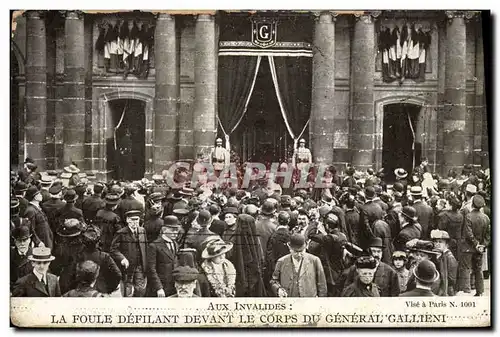 Ansichtskarte AK Aux Invalides Paris La foule defilant devant le corps du General Gallieni